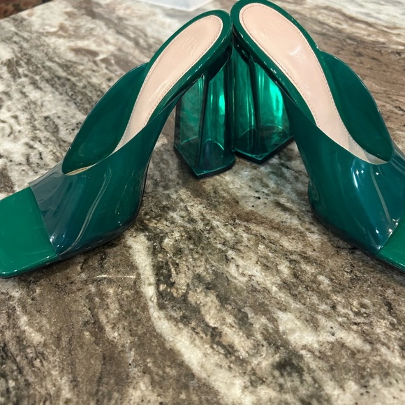 Zara Deep Green Open-Toe Heels, size 37. Have wear but overall GUC - Picture 2 of 8